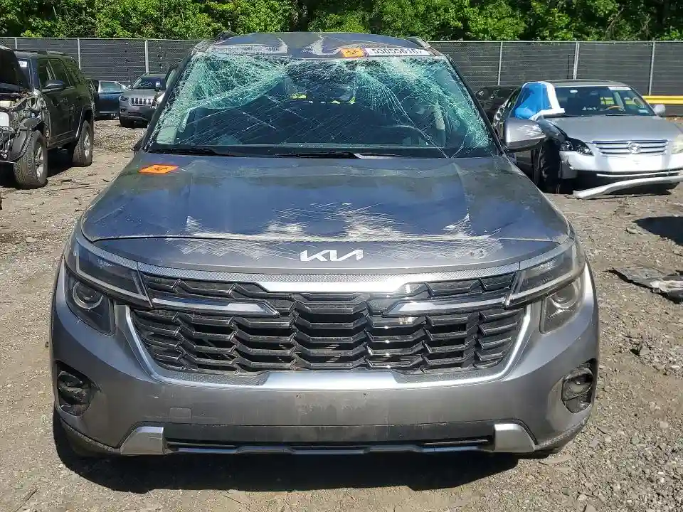 KNDEU2AAXR7529537 2024 KIA SELTOS-4