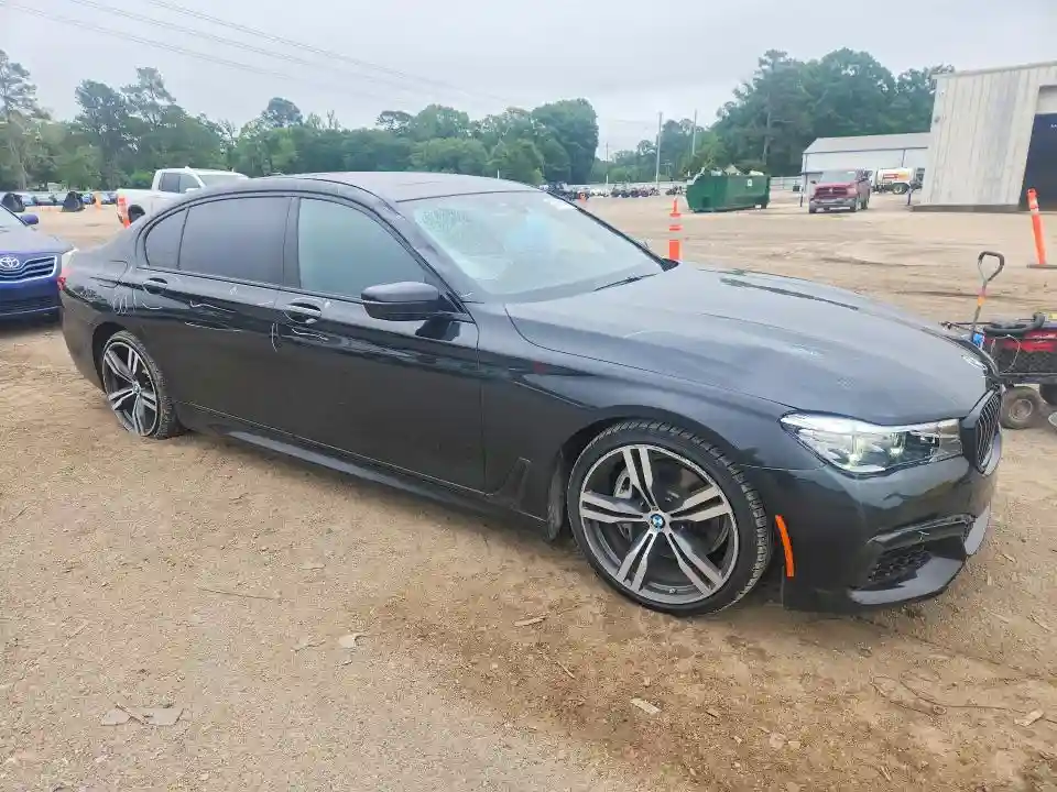 WBA7E2C57JG743313 2018 BMW 7 SERIES-3