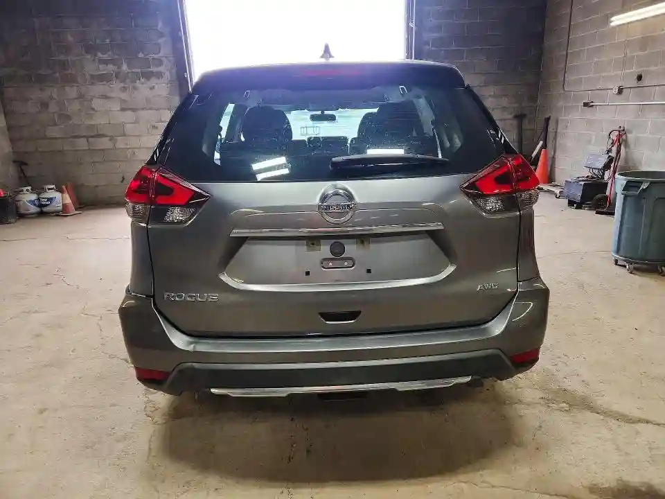 KNMAT2MVXJP550926 2018 NISSAN ROGUE-5