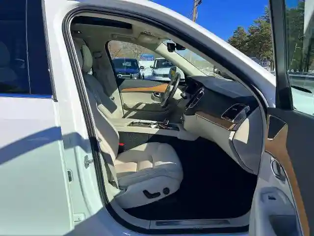 YV4BR0CK7M1700459 2021 VOLVO XC90-4
