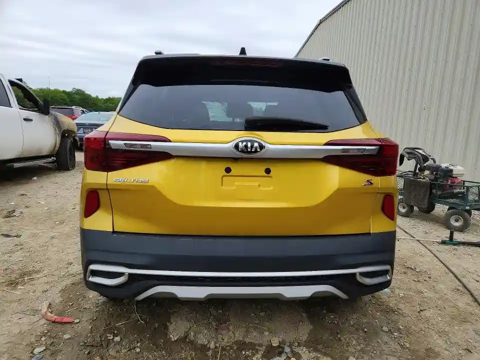 KNDEUCAA2M7181098 2021 KIA SELTOS-5