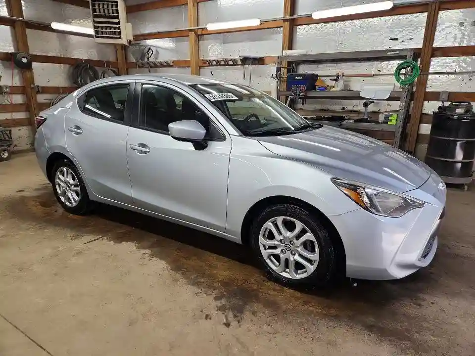 3MYDLBYV9JY321760 2018 TOYOTA YARIS-3