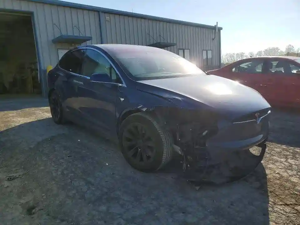 5YJXCAE27KF152626 2019 TESLA MODEL X-3