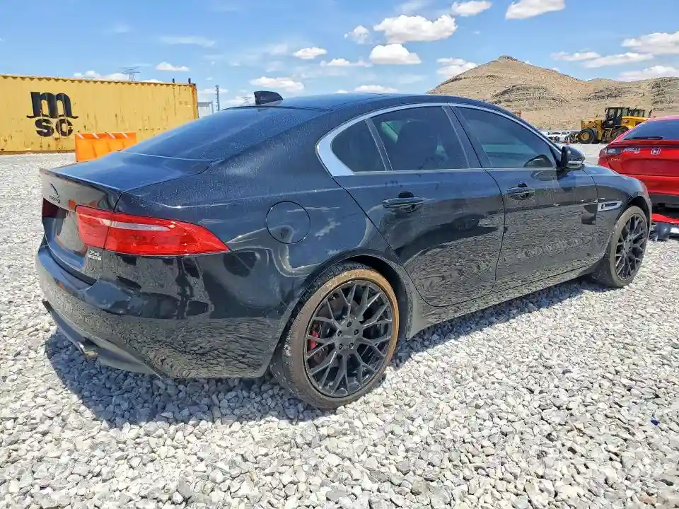 SAJAJ4BV8HCP14987 2017 JAGUAR XE-2