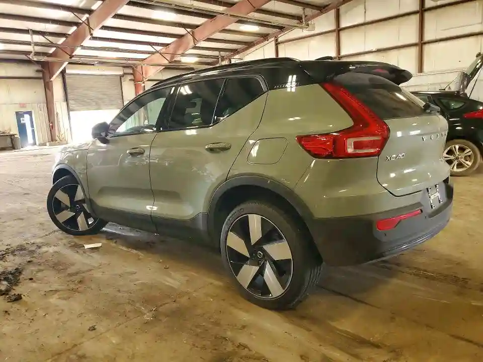 YV4ER3XM5R2248085 2024 VOLVO XC40-1