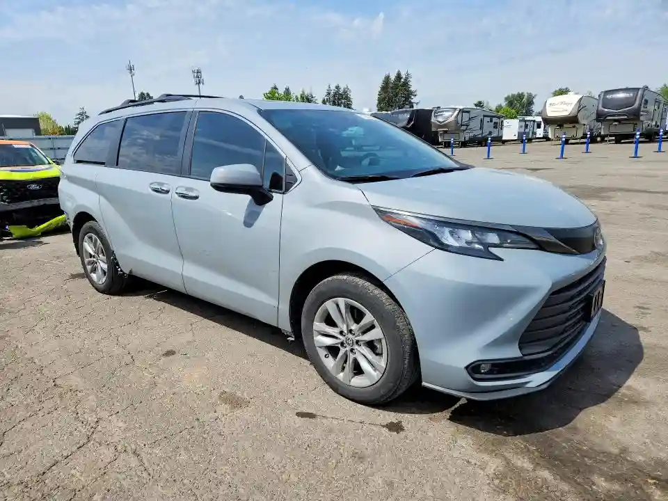 5TDCSKFC5PS085865 2023 TOYOTA SIENNA-3