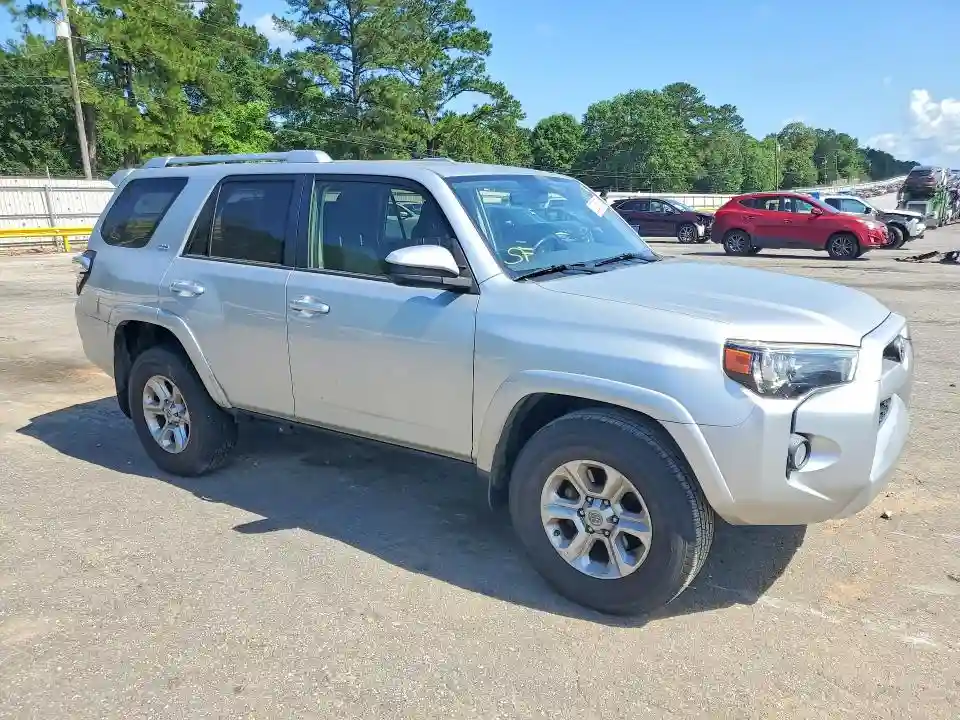 JTEZU5JR2J5190731 2018 TOYOTA 4RUNNER-3