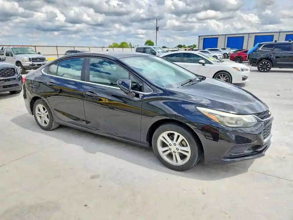 1G1BE5SM6J7170114 2018 CHEVROLET CRUZE-3