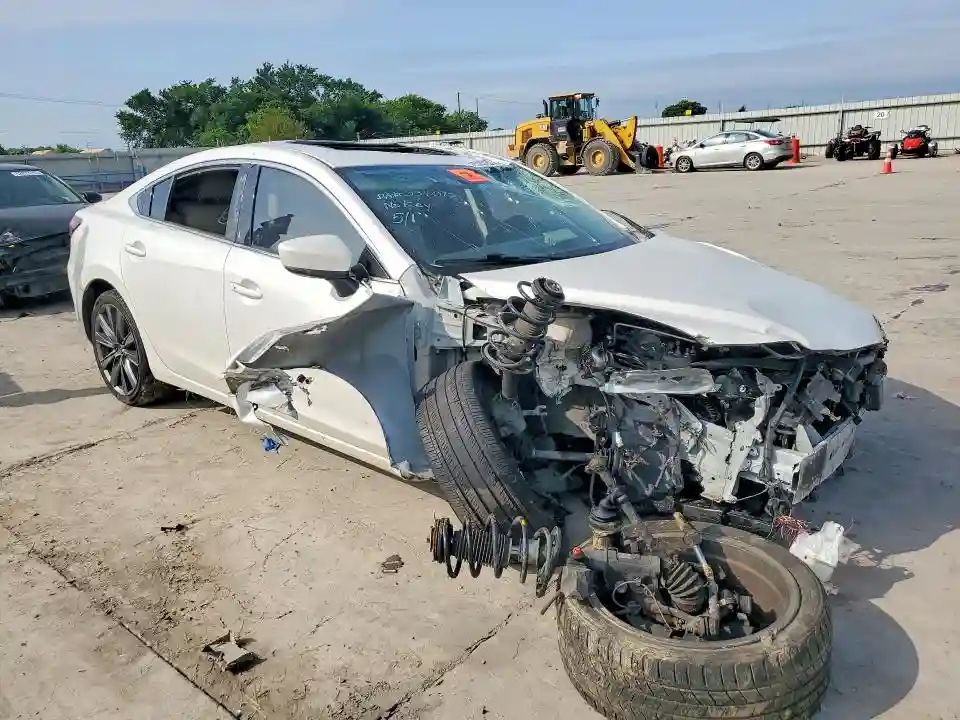 JM1GL1VMXJ1331803 2018 MAZDA 6-3