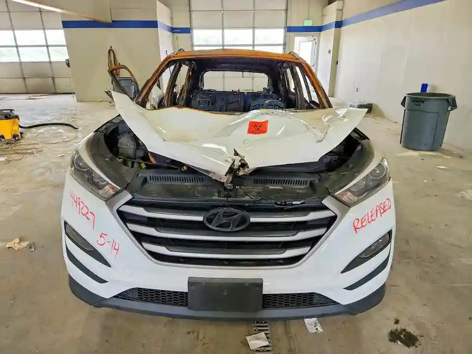 KM8J3CA43JU788308 2018 HYUNDAI TUCSON-4