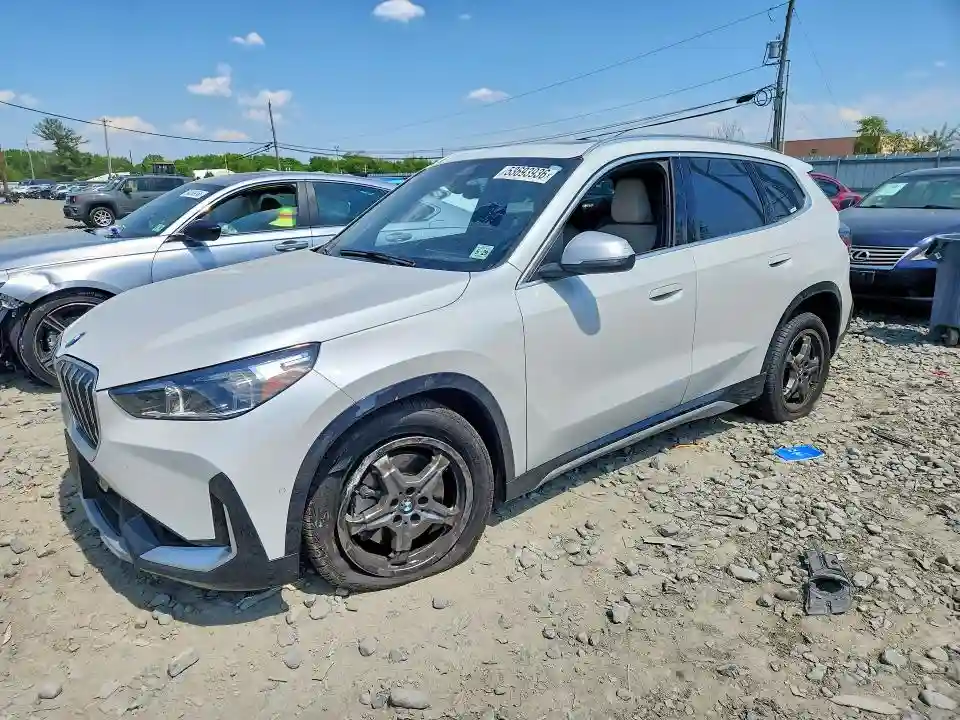 WBX73EF03R5Y86733 2024 BMW X1 M35I-0