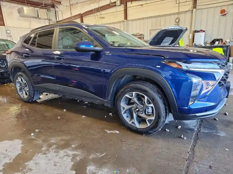 KL77LHE26RC004898 2024 CHEVROLET TRAX-3