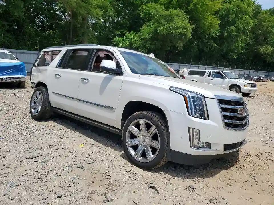 1GYS3JKJ7JR218715 2018 CADILLAC ESCALADE-3