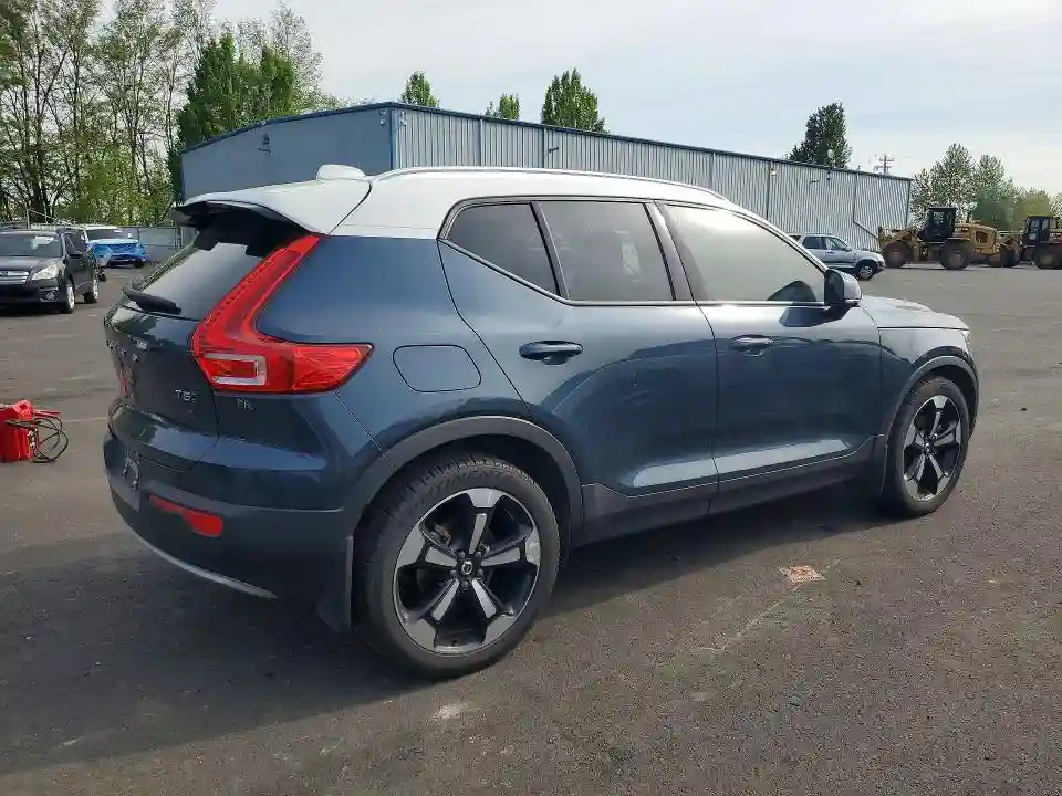 YV4162UK6M2561949 2021 VOLVO XC40-2