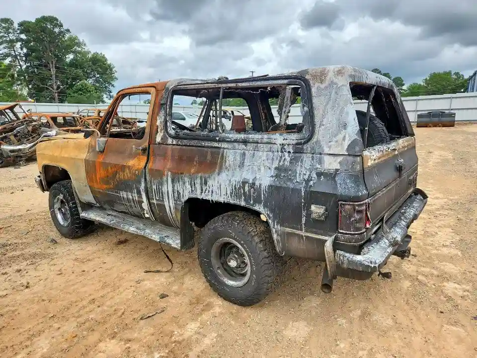 1GNEV18K8JF133758 1988 CHEVROLET BLAZER-1