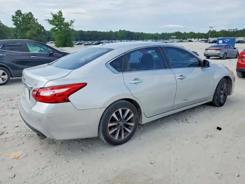 1N4AL3AP8HC195712 2017 NISSAN ALTIMA-2