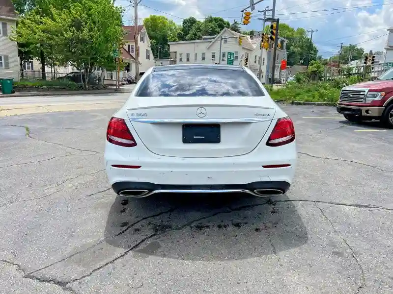 WDDZF4KB0KA606543 2019 MERCEDES-BENZ E-CLASS-4