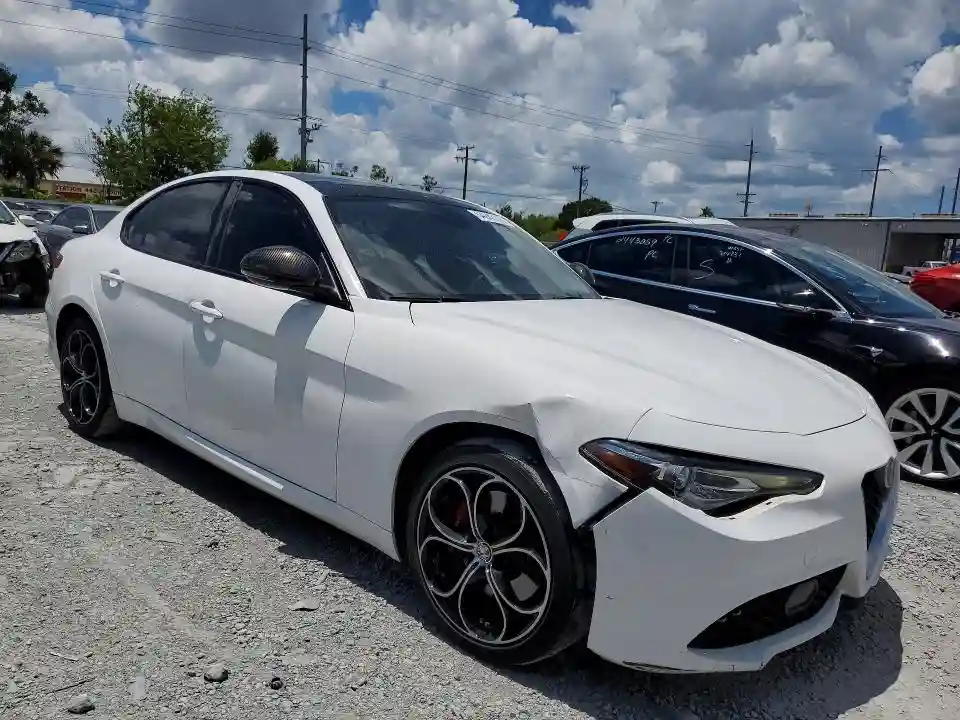 ZARFAEDN2H7532756 2017 ALFA ROMEO GIULIA-3