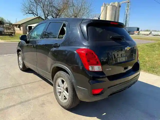 KL7CJKSBXLB085648 2020 CHEVROLET TRAX-2
