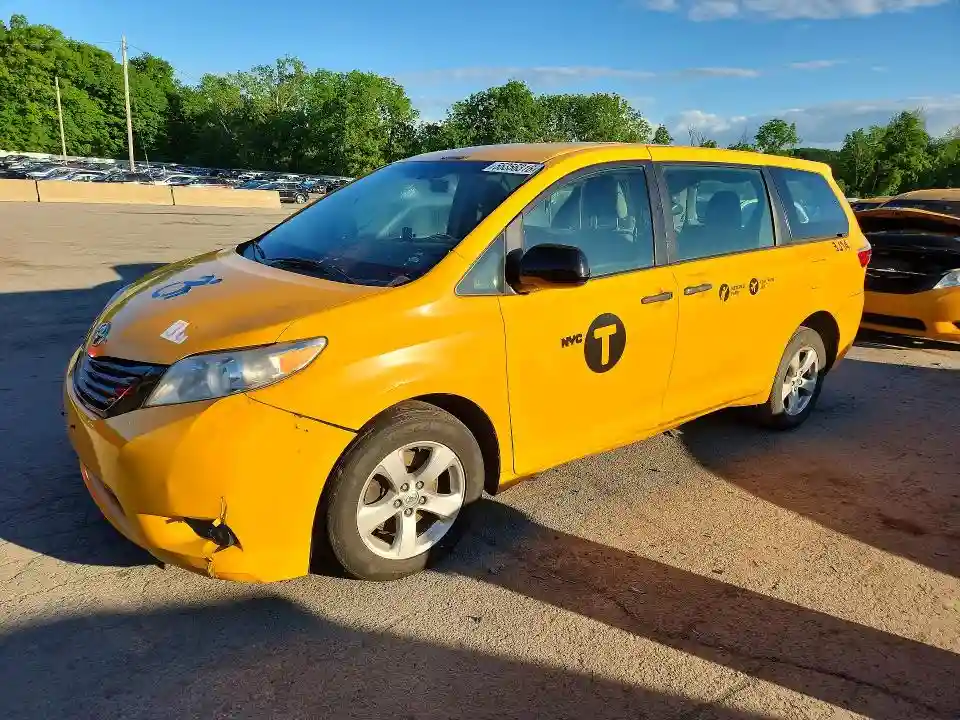 5TDZZ3DC1HS856239 2017 TOYOTA SIENNA-0