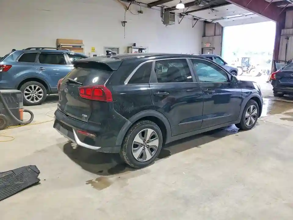 KNDCB3LC1J5118612 2018 KIA NIRO-2