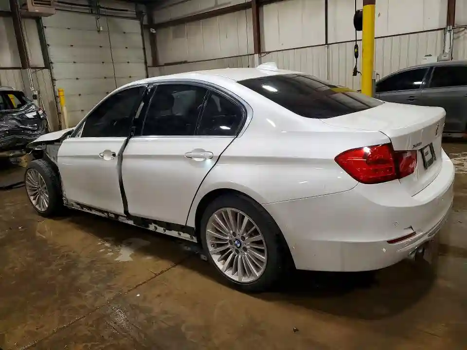 WBA3B5G52FNS16852 2015 BMW 3 SERIES-1