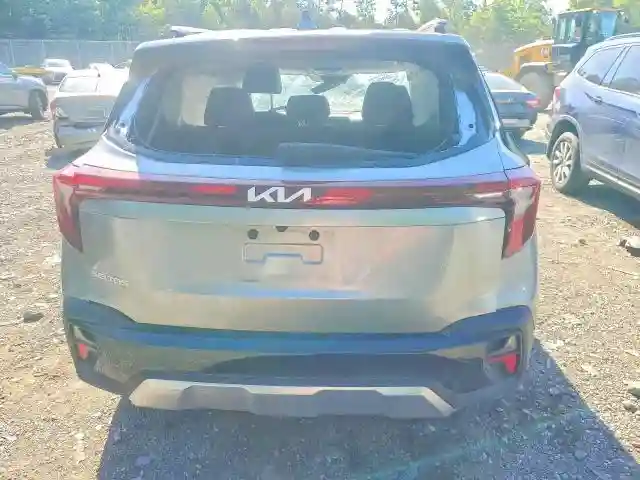 KNDEU2AAXR7529537 2024 KIA SELTOS-5