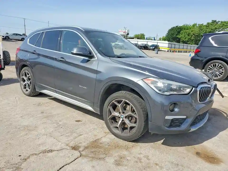 WBXHT3C3XJ5K26023 2018 BMW X1-3