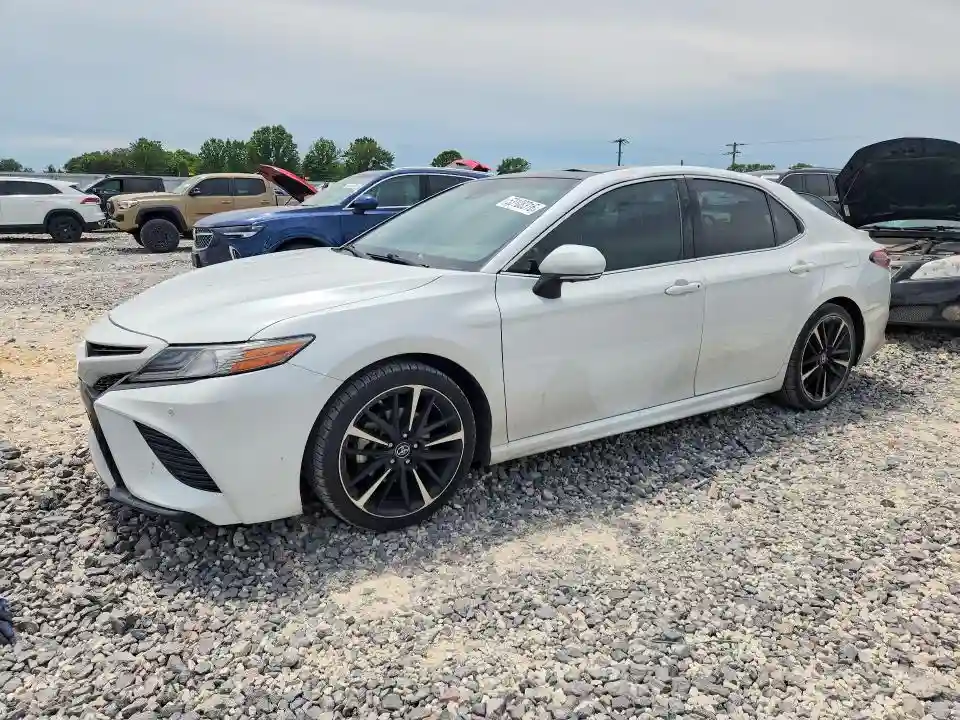 4T1BZ1HK0JU506802 2018 TOYOTA CAMRY-0