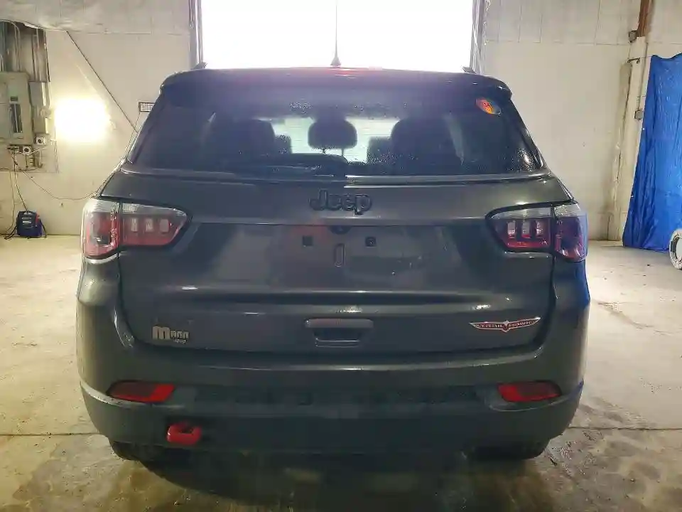 3C4NJDDB9HT639840 2017 JEEP COMPASS-5