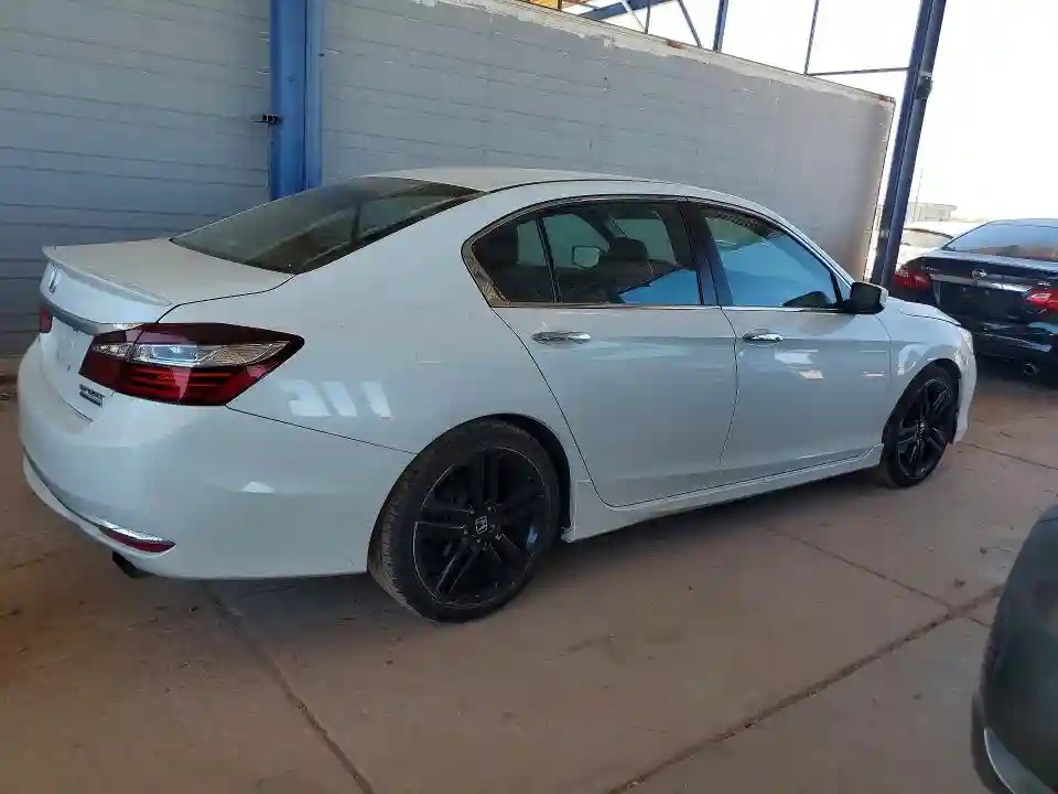 1HGCR2F12HA031076 2017 HONDA ACCORD-2