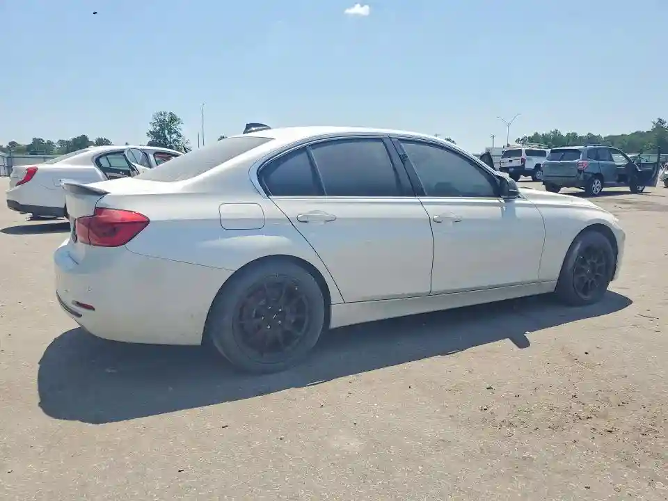 WBA8B9G57HNU48430 2017 BMW 3 SERIES-2