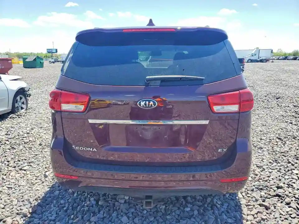 KNDMC5C10J6400889 2018 KIA SEDONA-5