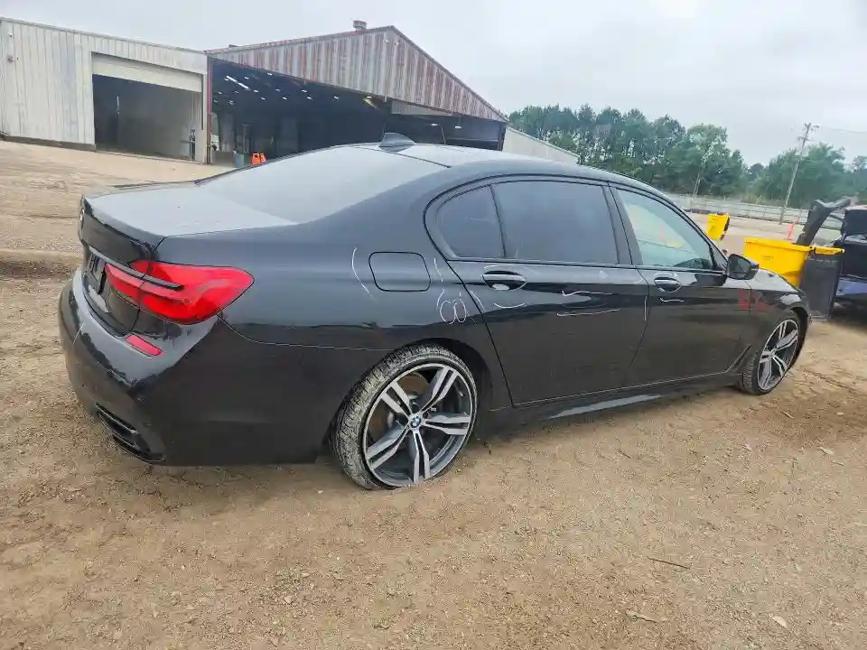 WBA7E2C57JG743313 2018 BMW 7 SERIES-2