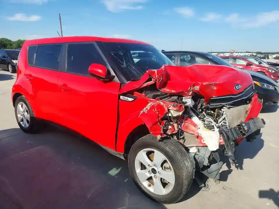 KNDJN2A2XK7016010 2019 KIA SOUL BASE-3