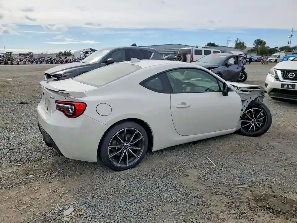 JF1ZCAC17L8701770 2020 SUBARU BRZ-2