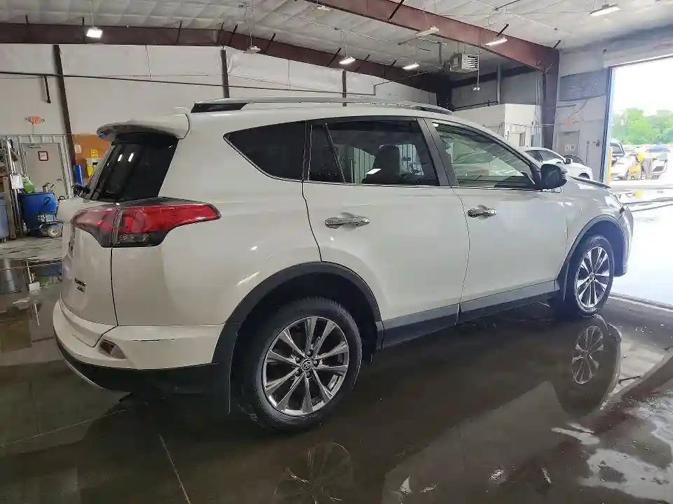 JTMDFREVXJJ731040 2018 TOYOTA RAV4-2