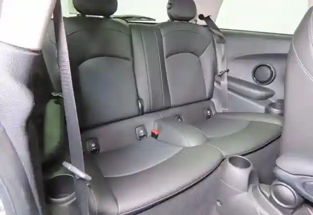 WMWXP7C56K2A53819 2019 MINI COOPER-5