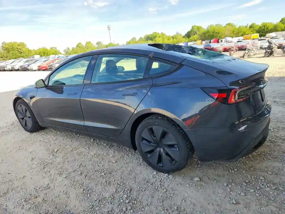 5YJ3E1EB4SF017466 2025 TESLA MODEL 3-1
