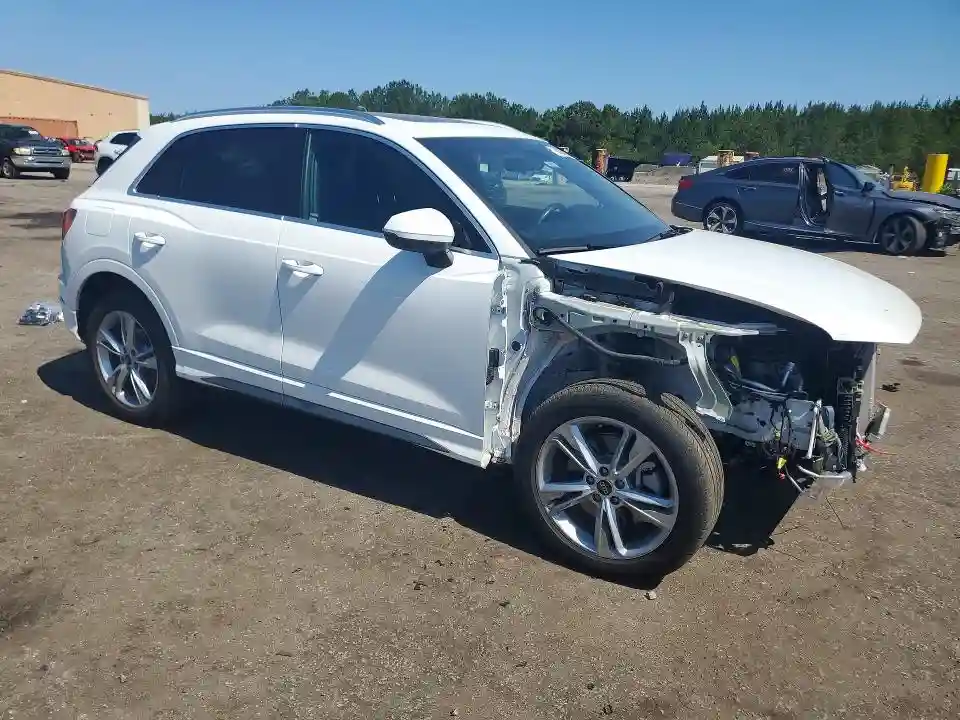 WA1EECF33P1150936 2023 AUDI Q3-3