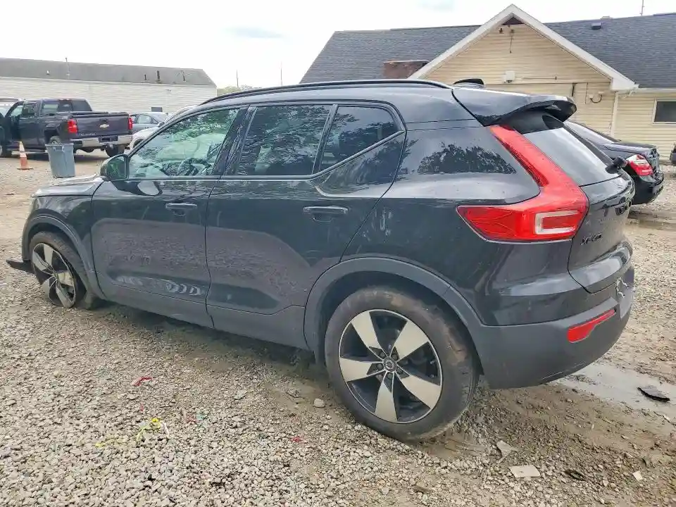 YV4162UK1L2283136 2020 VOLVO XC40-1