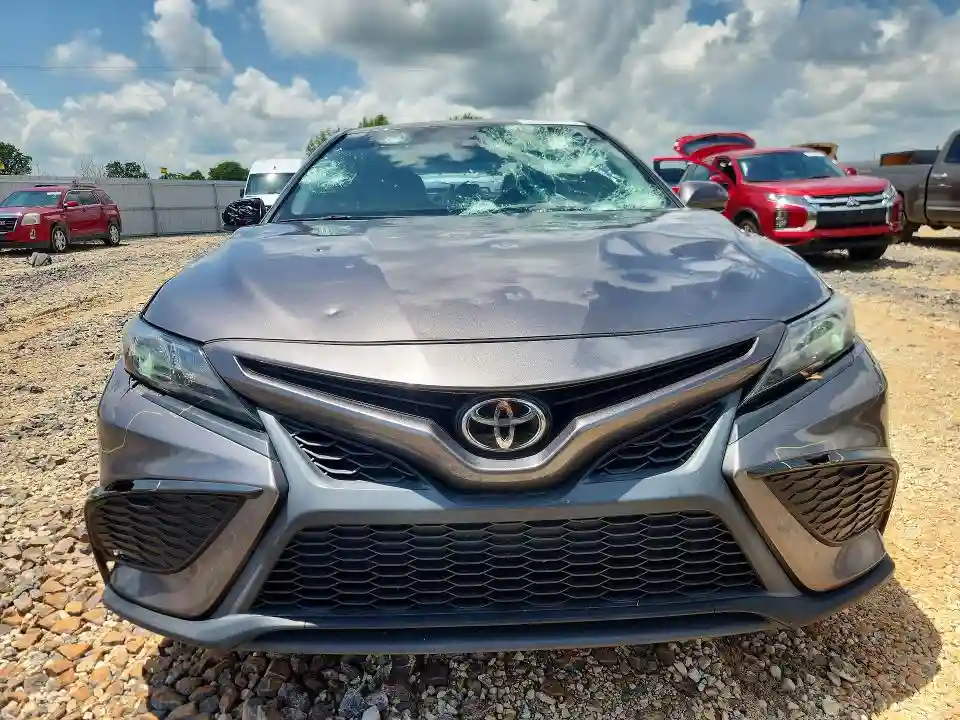 4T1G11AK6MU409213 2021 TOYOTA CAMRY-4