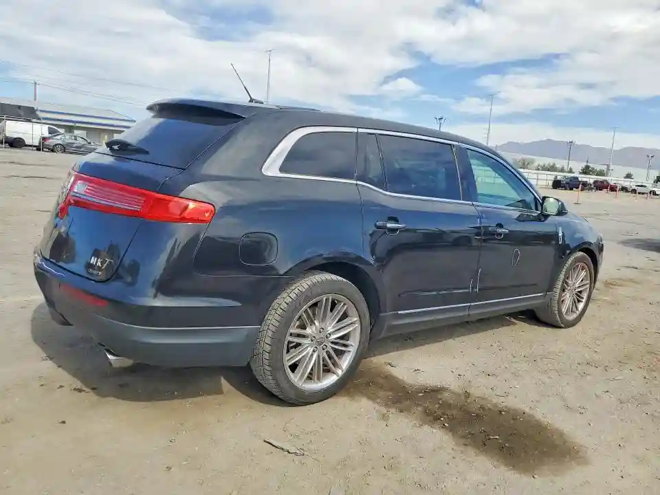2LMHJ5AT7FBL03192 2015 LINCOLN MKT-2
