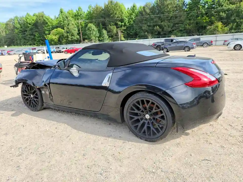 JN1AZ4FH9HM940383 2017 NISSAN 370Z-1