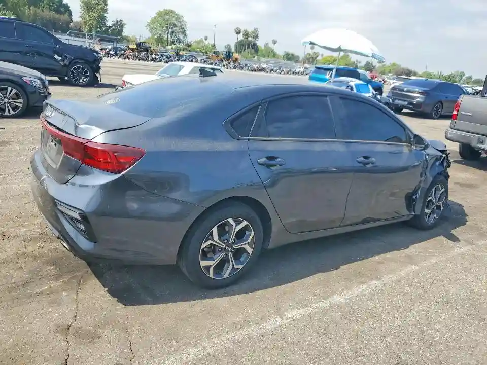 3KPF24AD4ME278085 2021 KIA FORTE-2