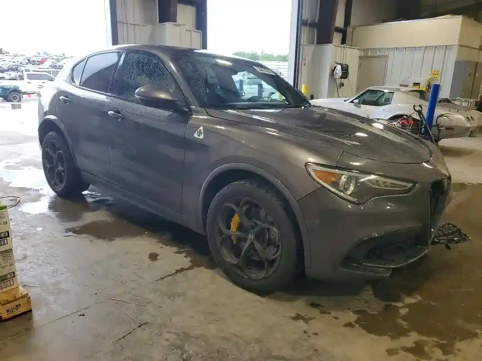ZASFAKEV8J7C20154 2018 ALFA ROMEO STELVIO-3