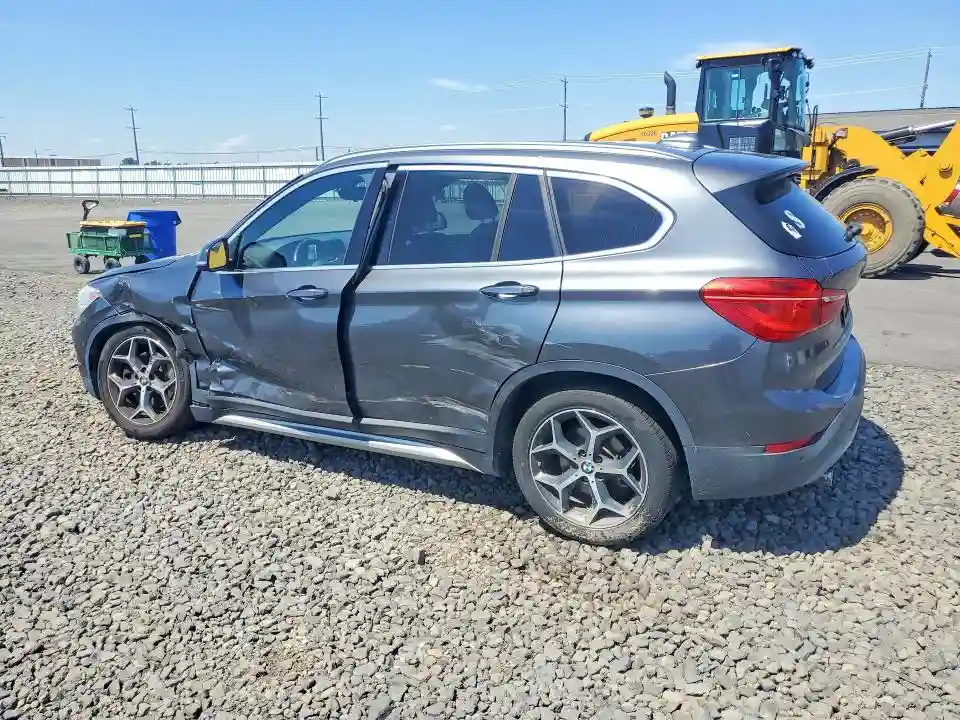 WBXHT3C3XG5F66459 2016 BMW X1-1