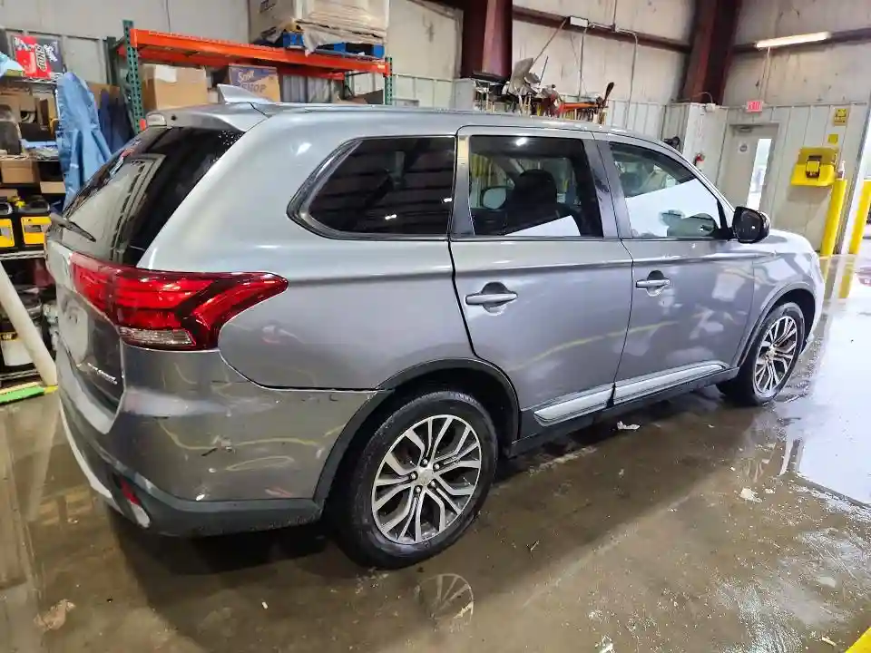 JA4AZ3A35JJ003616 2018 MITSUBISHI OUTLANDER-2