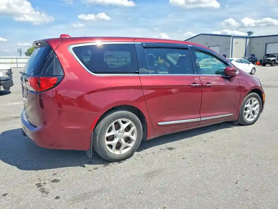 2C4RC1EG9JR237586 2018 CHRYSLER PACIFICA-2