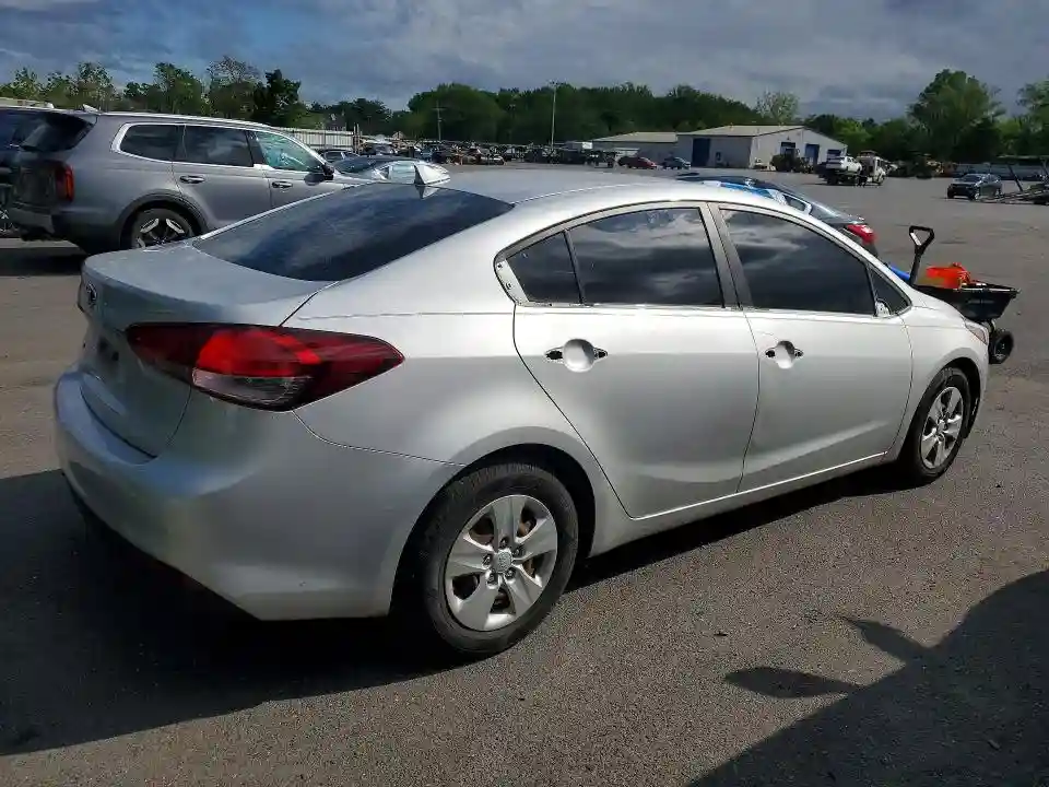 3KPFK4A73JE178100 2018 KIA FORTE-2